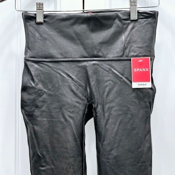 🔥Spanx, Faux Leather Look Leggings. NWT, Size Medium. - Picture 3 of 7